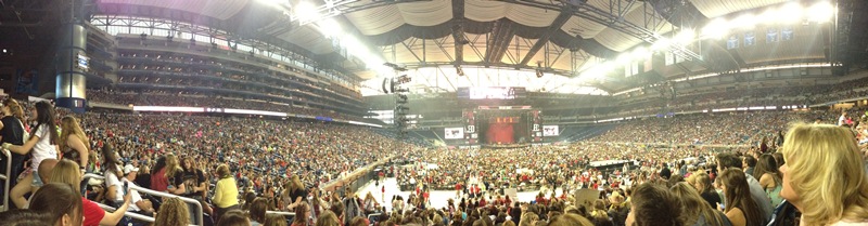 Taylor swift concert at ford field